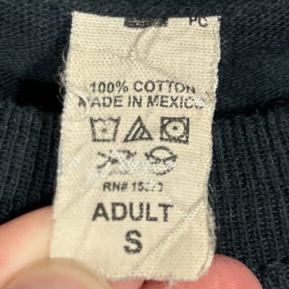 The Mountain Mens Manimals Graphic T Shirt Size S Boxer Dog Fighting Streetwear - Picture 6 of 6